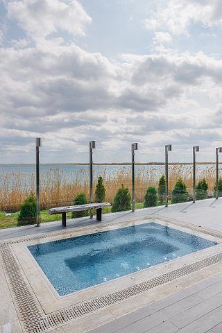 Джакузи на открытой террасе — Уткино Country House